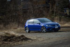 Volkswagen Golf R 5-Door 2017 года  (JP)